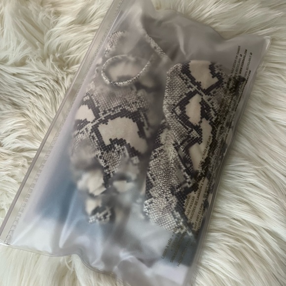 XiV Paula Hermanny Bikini set, top is M size, bottom S, cheeky style. - Picture 4 of 7